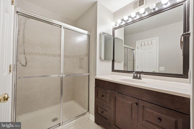 Building Photo - 12109 Wedgeway Ct