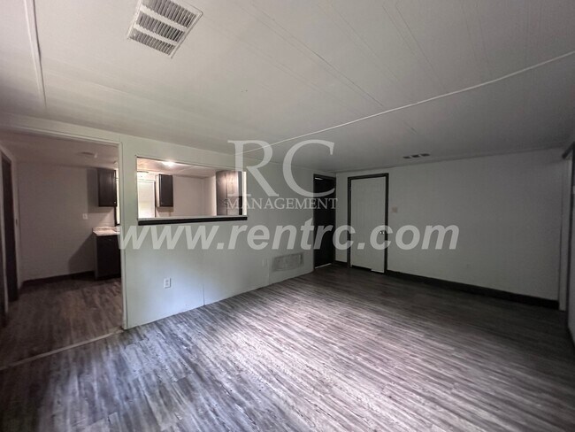 Building Photo - 1224-D Marion-