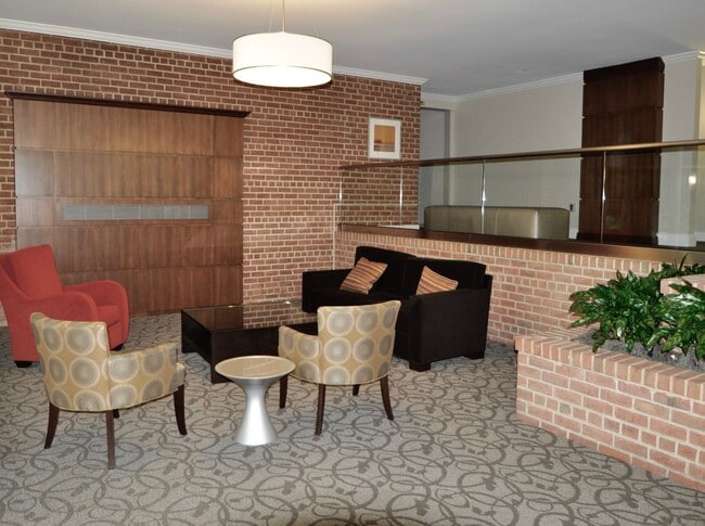 Lobby - 3000 Spout Run Pkwy