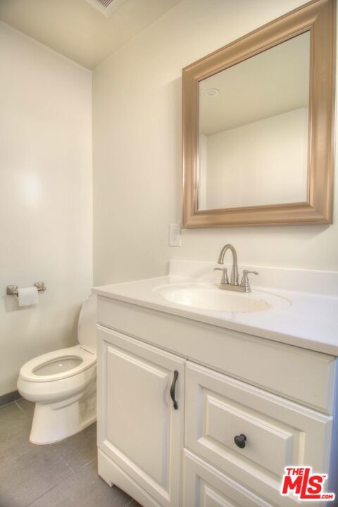 Building Photo - 1435 N Fairfax Ave