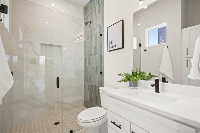 Building Photo - 2720 Bristol Dr