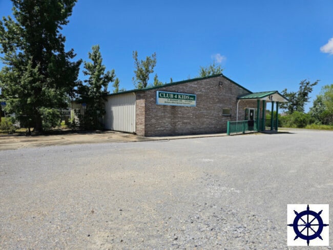 Building Photo - 3120 County Rd 390