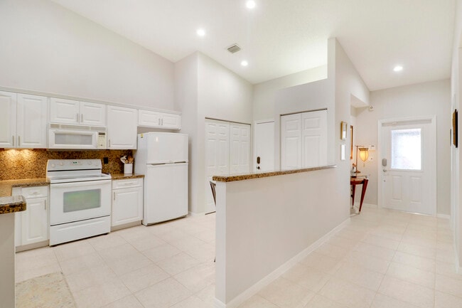 Building Photo - 8063 Dolomtian Way