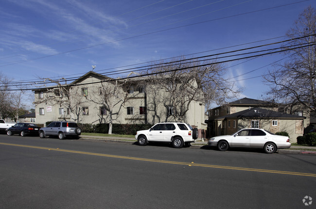 Primary Photo - Parkview Apartments