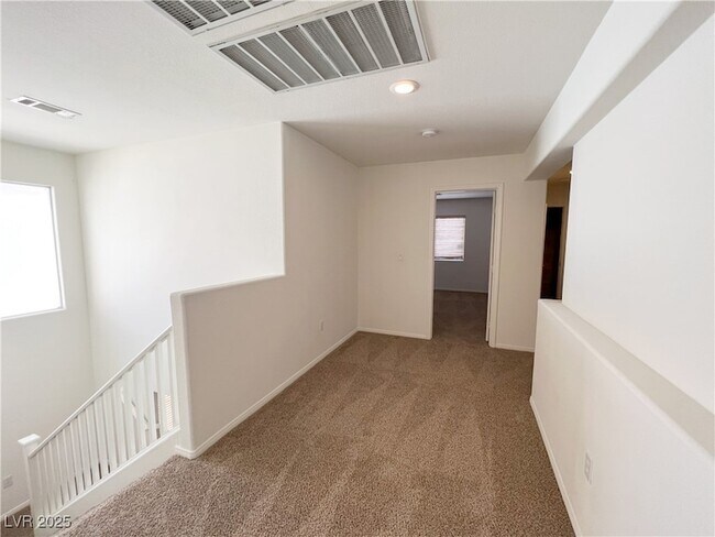 Building Photo - 251 Hickory Heights Ave