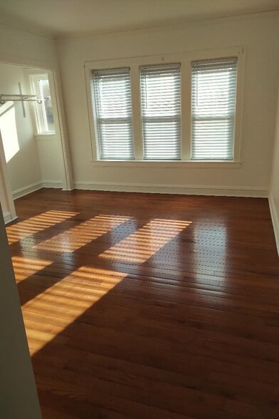 Main Room - 6108 W Addison St