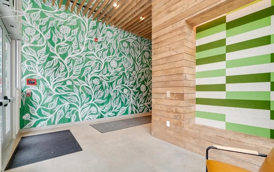 Building Photo - 1501 N 31st St