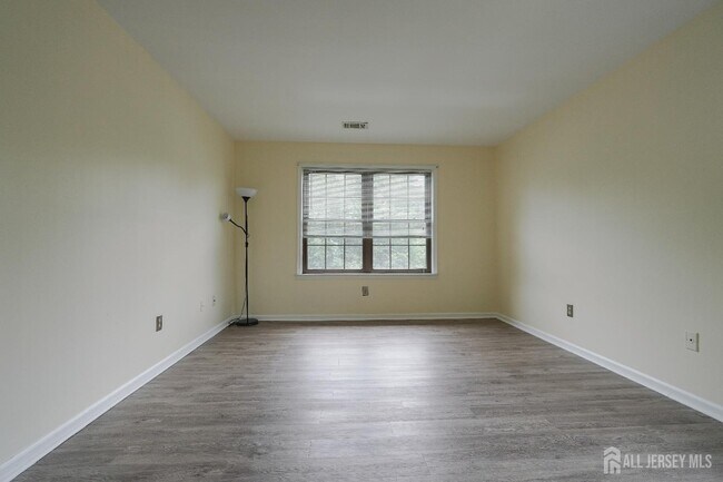 Building Photo - 809 Woodhaven Dr