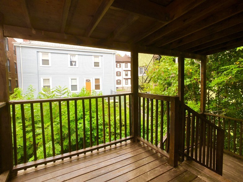 Building Photo - 52 Guild St