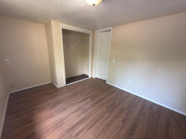 Building Photo - 109 Birchwood Dr