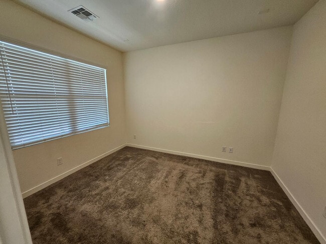 Building Photo - 4061 E Pony Ln
