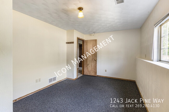 Building Photo - 1243 Jack Pine Way
