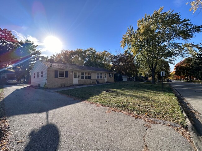 Building Photo - Taft Street Duplex