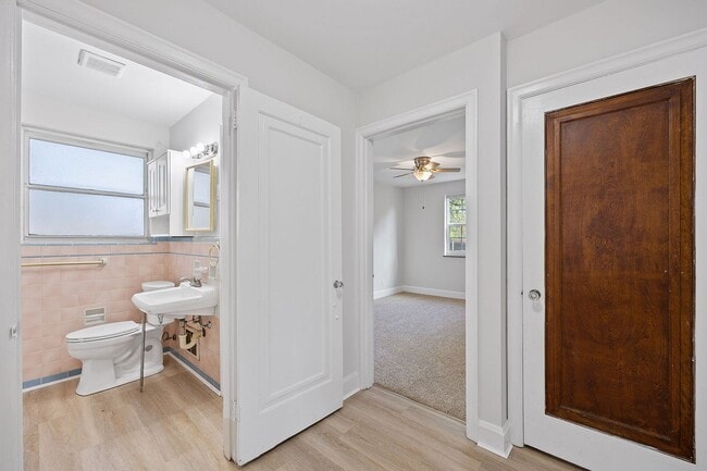 Building Photo - BRIDGETOWN - Adorable spacious 2 bed 1 bath brick ranch.