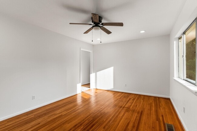 Building Photo - 26 Frostwood Dr