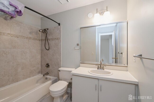 Building Photo - 57 Woodmere Dr