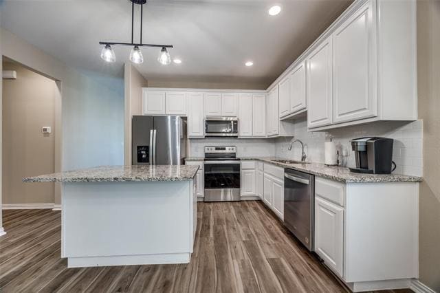 Building Photo - 1501 Fairway Dr