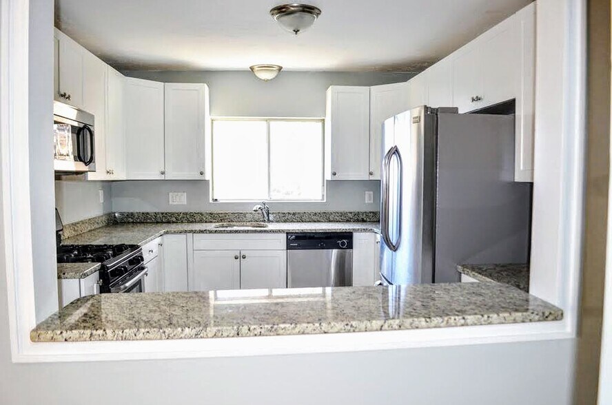 Building Photo - 63 Fenno St