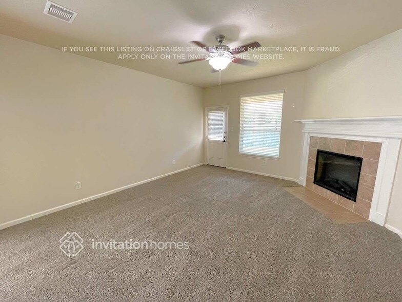Building Photo - 3434 Tulip Trace Dr
