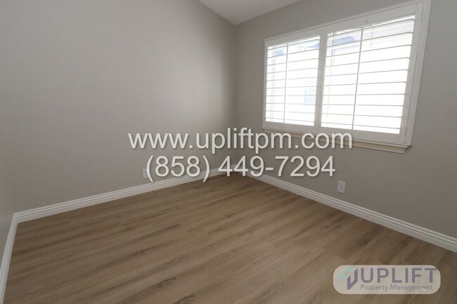 Building Photo - 10040 Scripps Vista Way