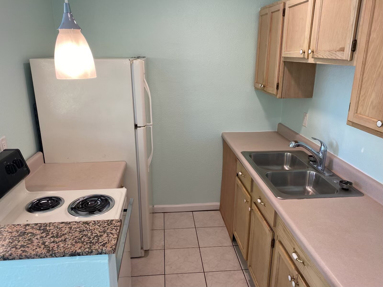 Building Photo - 14018 E Parsley Dr