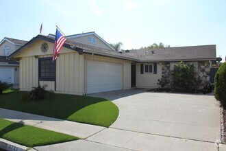 Building Photo - Gorgeous 3 bedroom Seal Beach House for Lease