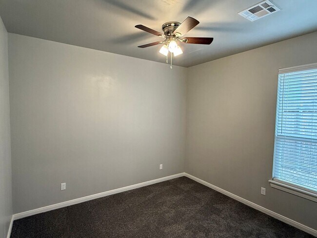 Building Photo - Beautiful New Build Home in Deer Creek