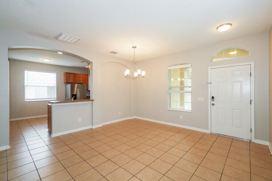 Building Photo - 8226 Summer Wood Ln