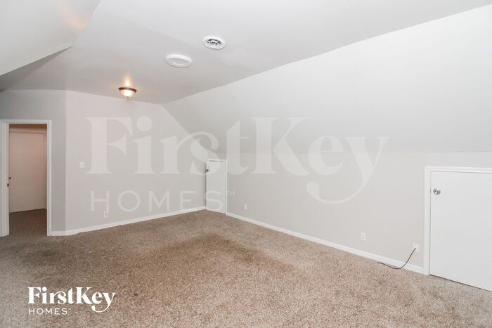 Building Photo - 5191 Kingswood Cove