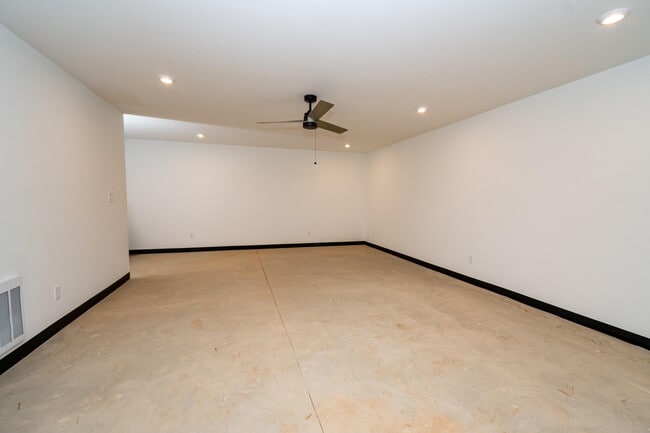 Building Photo - 2617 Bourbon Walk