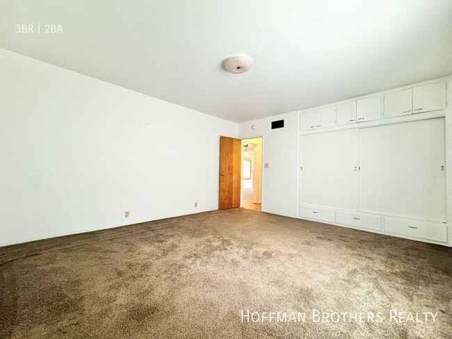 Building Photo - 6707 Blucher Ave