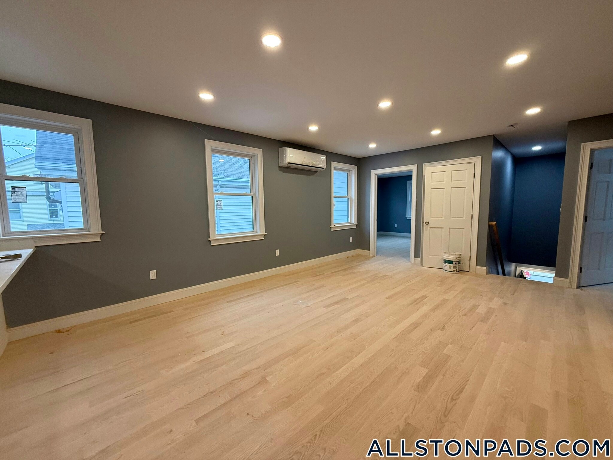 Building Photo - 8 Brentwood St