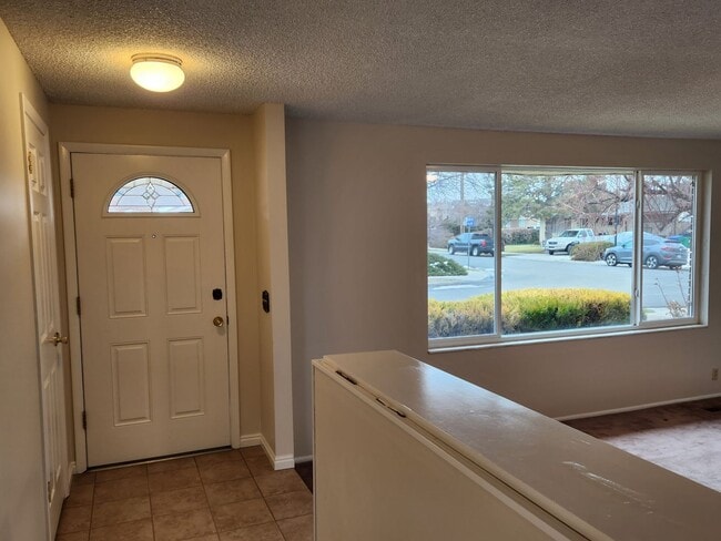 Building Photo - Great 4 Bd 2 Ba Home in Taylorsville