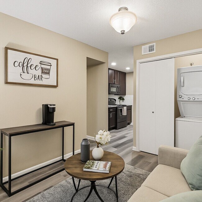 Building Photo - 609 S 5th St