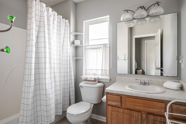 Building Photo - 2318 N New Jersey St