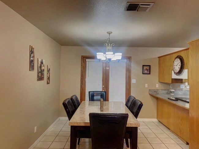 Building Photo - RENTAL Fully Furnished 4 bedroom home