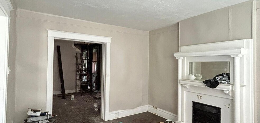 Building Photo - 4418 Athlone Ave