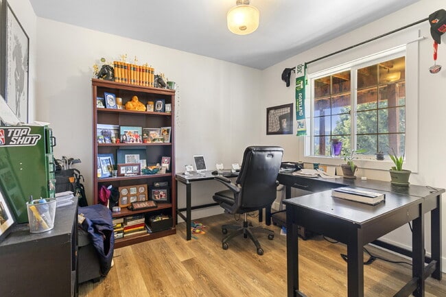 Building Photo - Beautiful, 5-Bedroom, Spacious, Damascus Home with Incredible Views