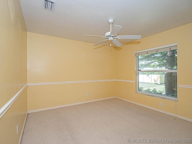 Building Photo - 141 39th Dr