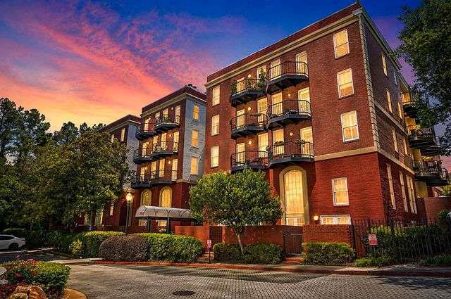 Building Photo - 2840 Peachtree Rd