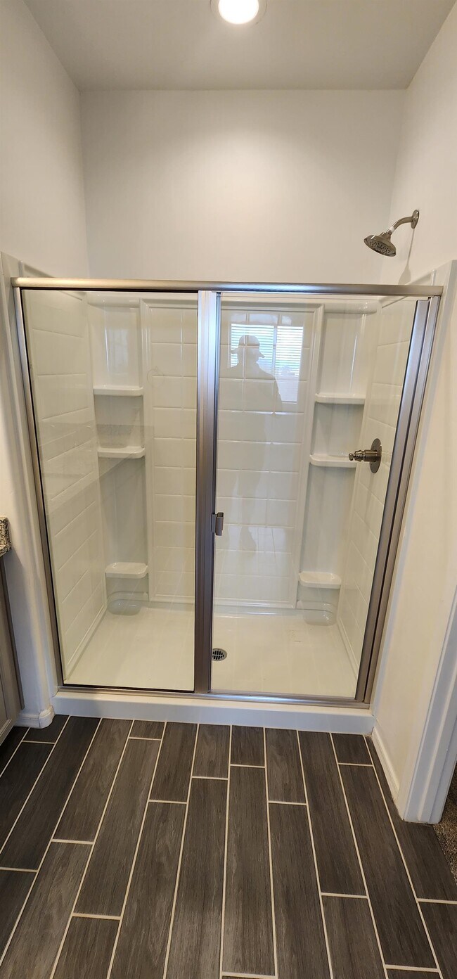 Building Photo - 7822 S Wolf Creek Dr