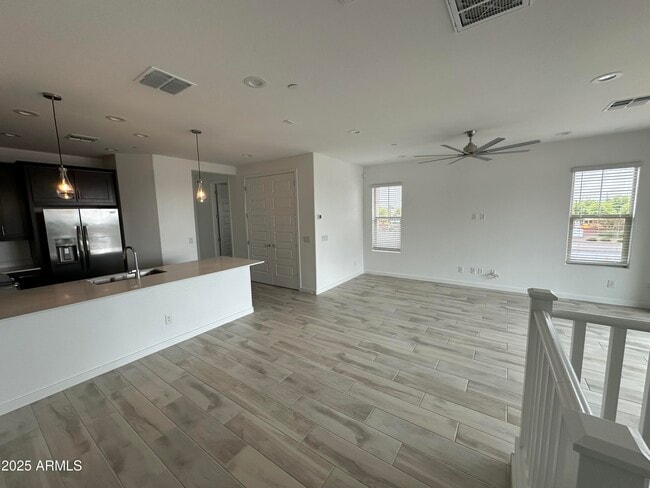 Building Photo - 782 S Olympic Dr