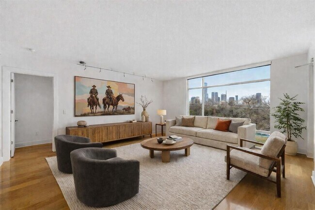 Building Photo - 210 Lee Barton Dr