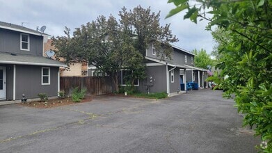 Building Photo - Quartz Ave 3plex/Ariserem-014