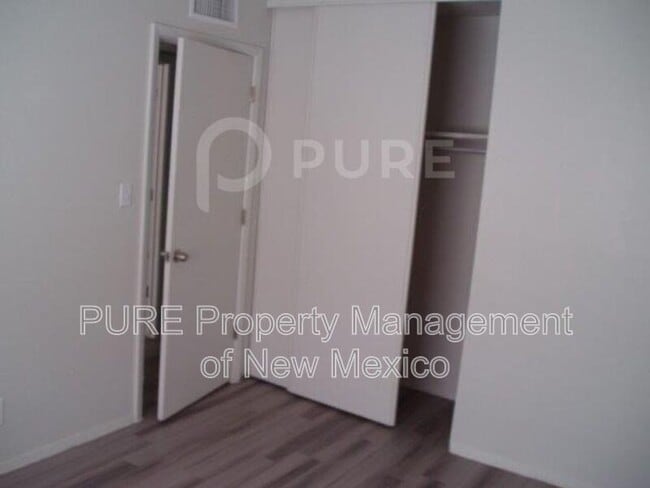 Building Photo - 6216 Leslie Pl NE