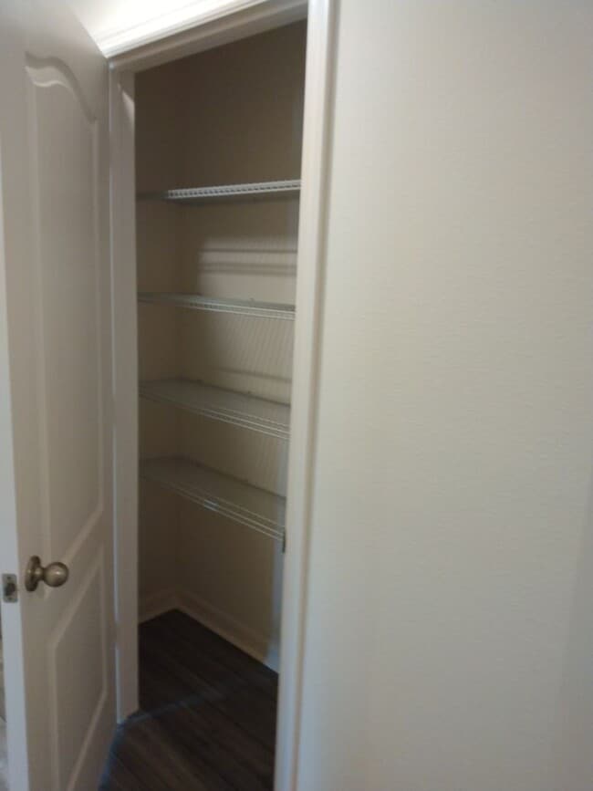 Building Photo - Newer 3 Bedroom 2 Bathroom Villa Home Silver Ridge