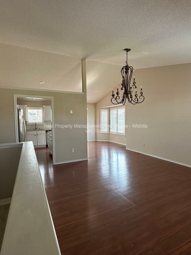 Building Photo - 748 Reflection Lake