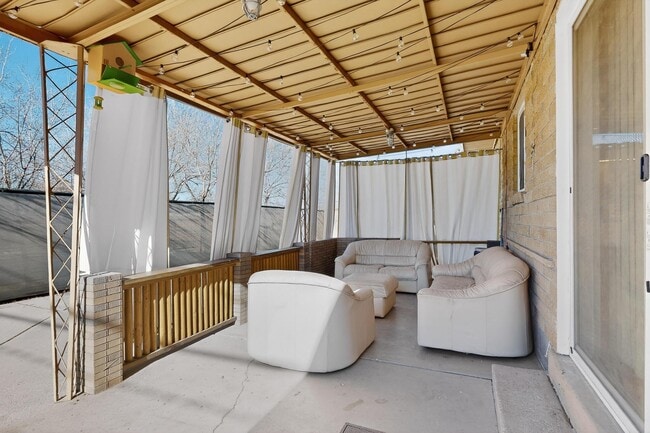 Building Photo - 1237 Pitt St NE