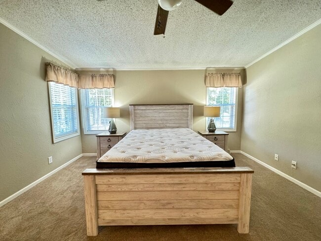 Building Photo - FULLY FURNISHED, ALL INCLUSIVE, LAKE ACCESS BEAUTY FOR RENT