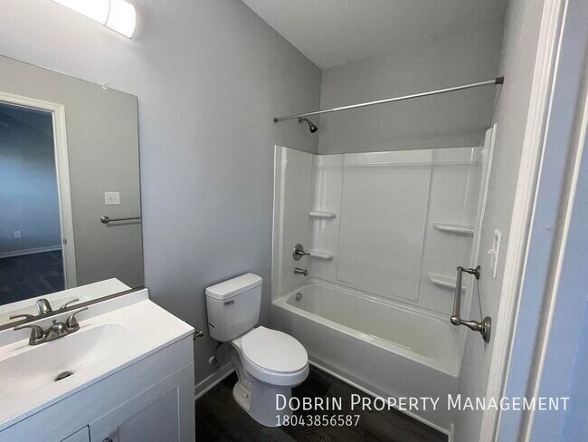 Building Photo - 923 S Randolph St